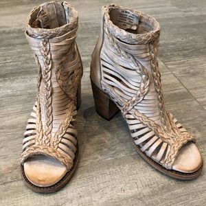 Freebird Bella Sandals 9